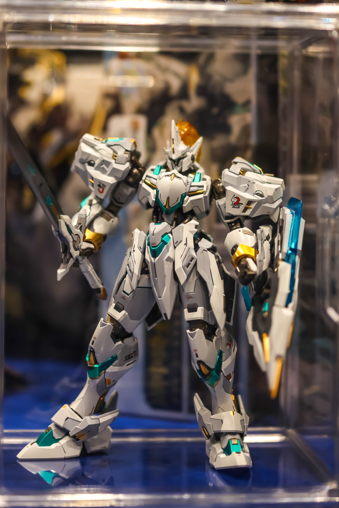 825A0008